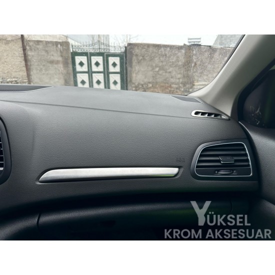 Renault Megane 4 Krom Ön Konsol Çıtası